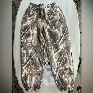 Comfrt Camo Sweatpants
